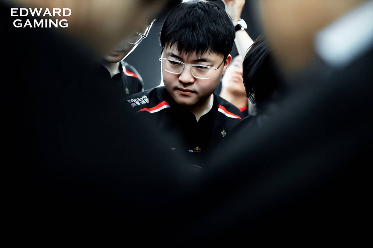  Uzi新星比分优势明显表现惊艳，SKT未来可期！